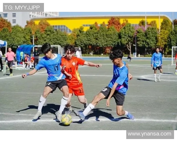 抓饭体育足球助力青少年成长打造足球梦想新天地